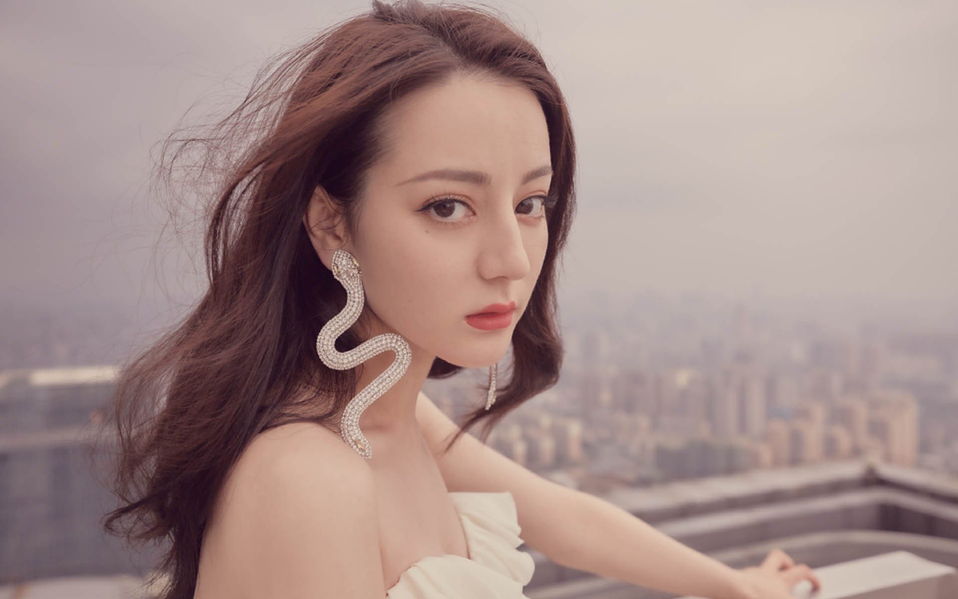 “伊万·戈梅斯的全能表现，帮助美洲狮队在全球橄榄球舞台崭露头角”